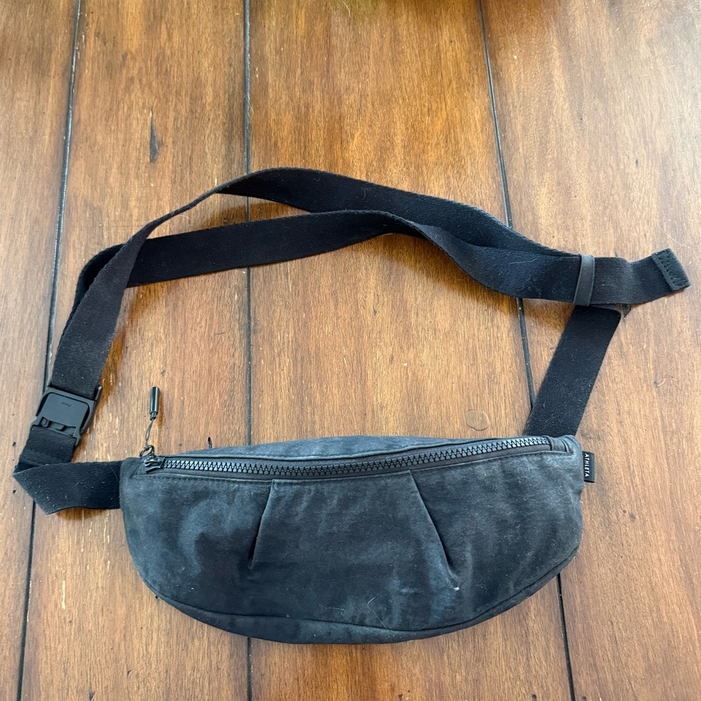 Athleta crossbody bag